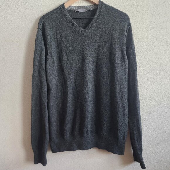 Vince Sweater Mens XL Gray 100% Cashmere V Neck Pullover Lightweight Soft Luxury - Picture 1 of 9